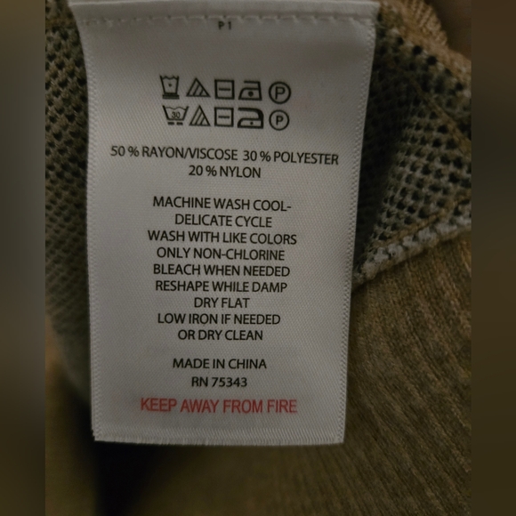 Women's One Size Fits All, Biege Plaid Hooded Ponch, Super Soft, like new! - Picture 3 of 4